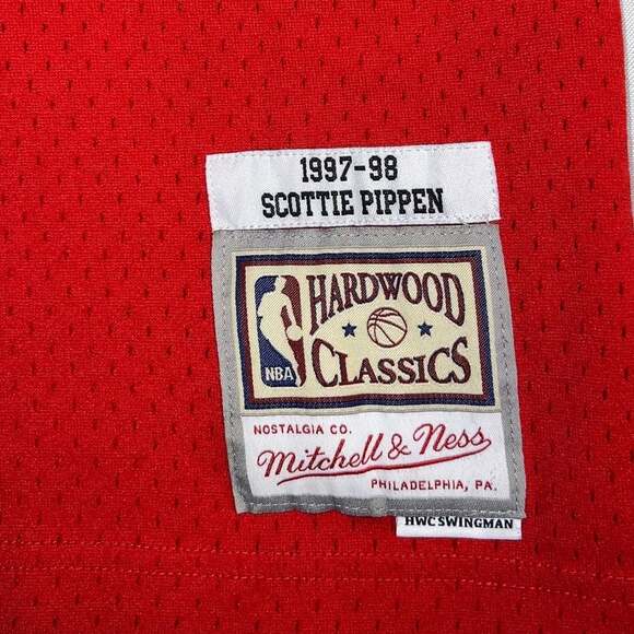Mitchell & Ness Chicago Bulls  Pippen  Hardwood Classics Swingman Jersey  M - Picture 4 of 9